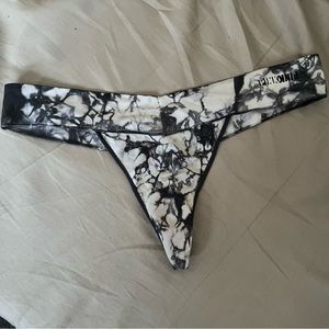 VS PINK Thong
